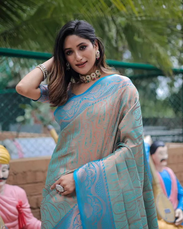 Sea_Blue_Fabulous_Kanjivaram_Silk_Saree_With_Blouse_Piece_Attached